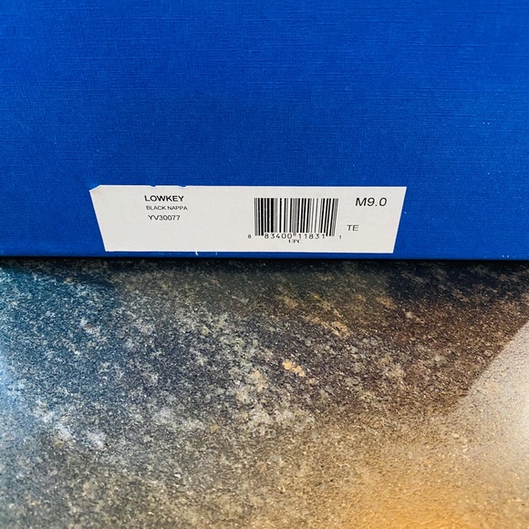 STUART WEITZMAN BOOTIES - Picture 2 of 9